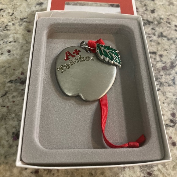 NIB Things Remembered A+ Teacher Christmas ornament - Picture 7 of 8
